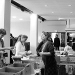 2006. Bokköpandet pågår för fullt på Imagicon.